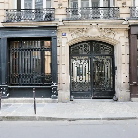 Luxurious Parisian Parigi