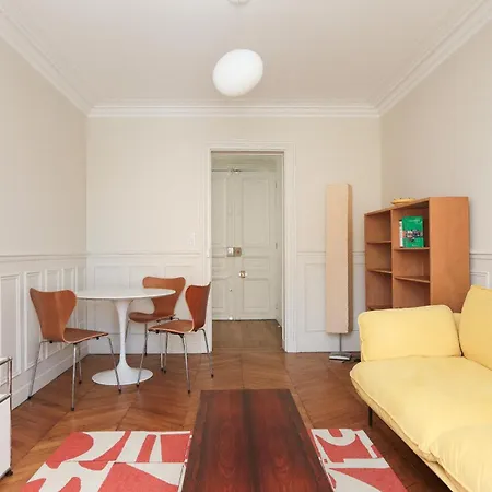 Luxurious Parisian Appartamento